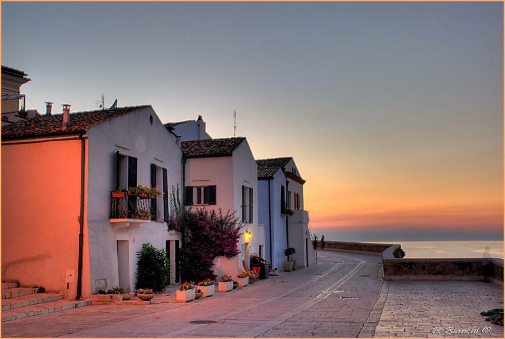 La Casa Sotto L'Arco Apartment Termoli Exterior photo